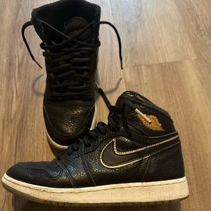 Youth 4.5 Women’s 6 Nike Air Jordan 1